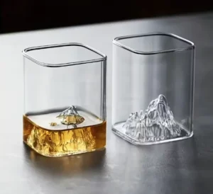Kvadrātveida viskija glāzes “Kalni” (2 gab., 200 ml)