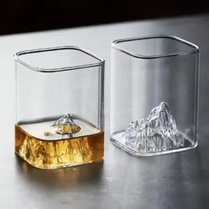 Kvadrātveida viskija glāzes “Kalni” (2 gab., 200 ml)