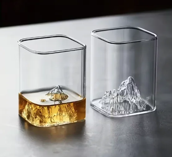 Kvadrātveida viskija glāzes “Kalni” (2 gab., 200 ml)