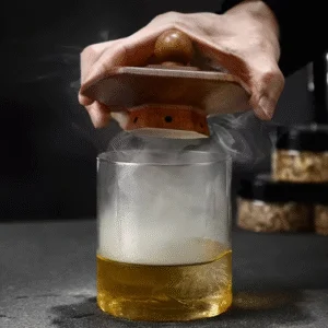 Viskija un citu dzērienu kūpināšanas komplekts ar sešstūra kūpinātavu un 4 aromātiem