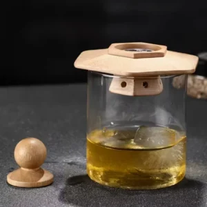 Viskija un citu dzērienu kūpināšanas komplekts ar sešstūra, gaiši brūnu kūpinātāju un 4 aromātiem