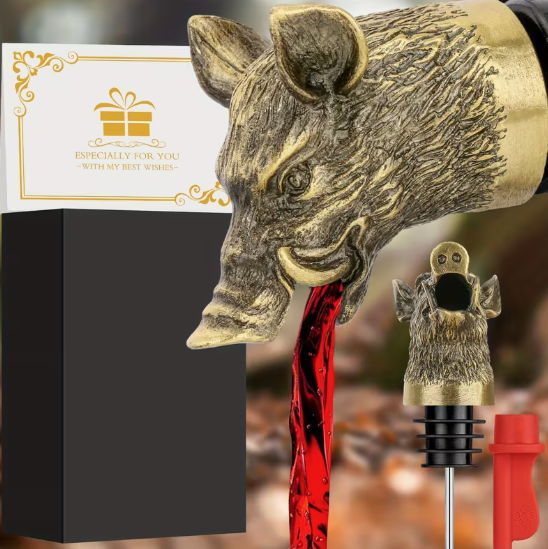 Pudeles piltuvs–korķis „Bronzas mežacūka“, ar dāvanu kārbiņu un kartīti