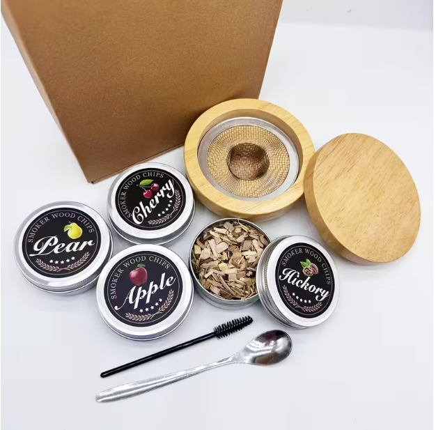 Viskija un citu dzērienu kūpināšanas komplekts ar apaļu, gaišu kūpinātāju un 4 lielas ietilpības aromātiem